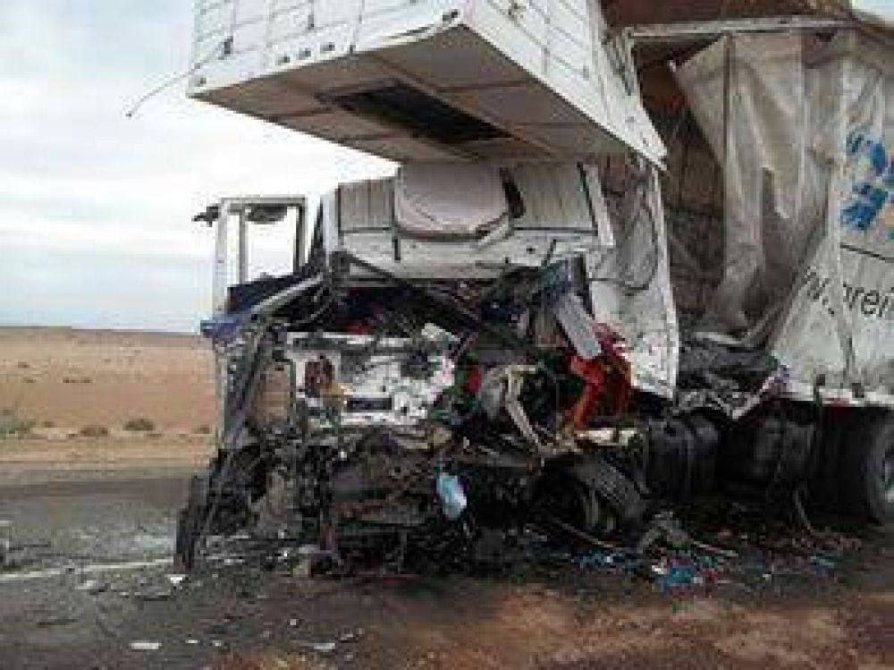  Dos j�venes fallecieron en tremendos accidentes