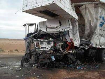  Dos j�venes fallecieron en tremendos accidentes