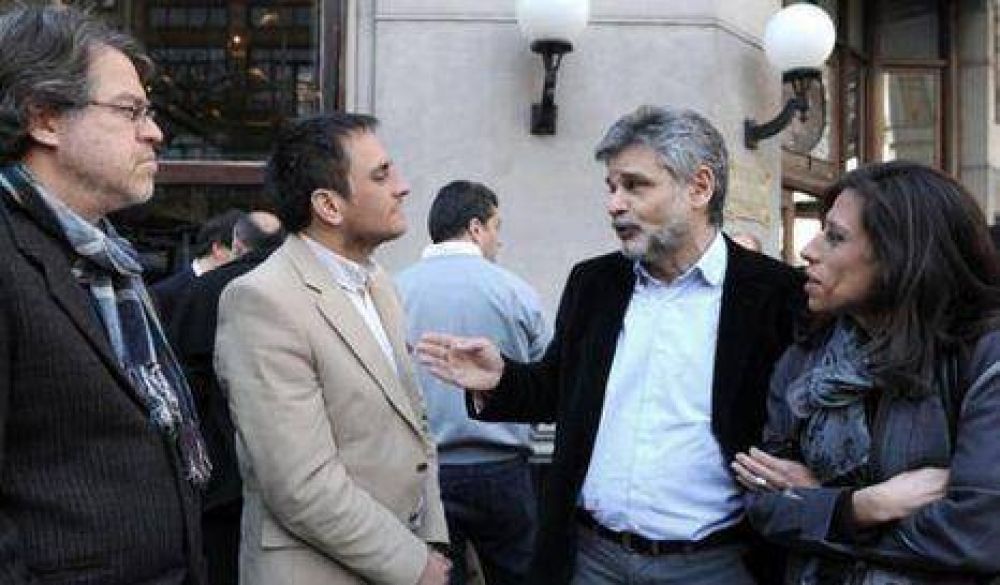 Para Filmus, la campa�a de De Narv�ez es agresiva 