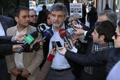 Los candidatos porte�os del FpV se reunieron con representantes de la cultura