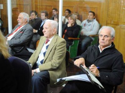 Condenaron a tres represores del Cord�n pero seguir�n en libertad