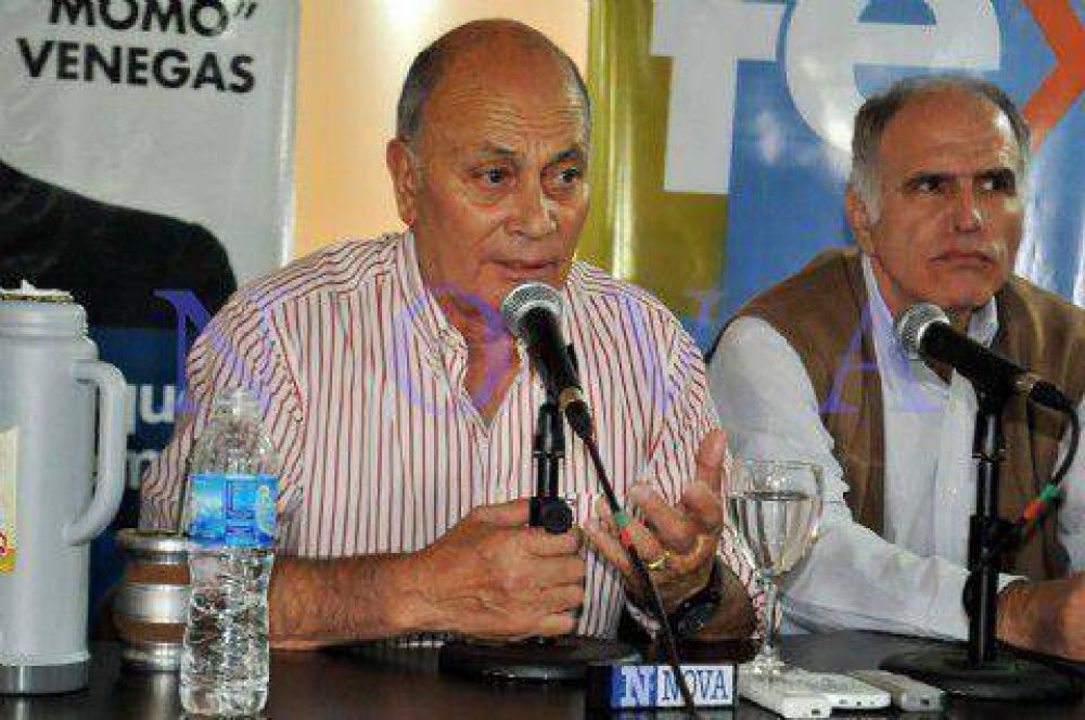 El Gobierno meti� la cola: financia y protege al "Momo" Venegas para que le saque votos a Massa