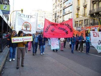 Campesinos marchan hoy contra desalojos en C�rdoba