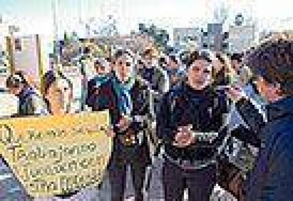 Empleados de Ros�n piden actualizaci�n salarial