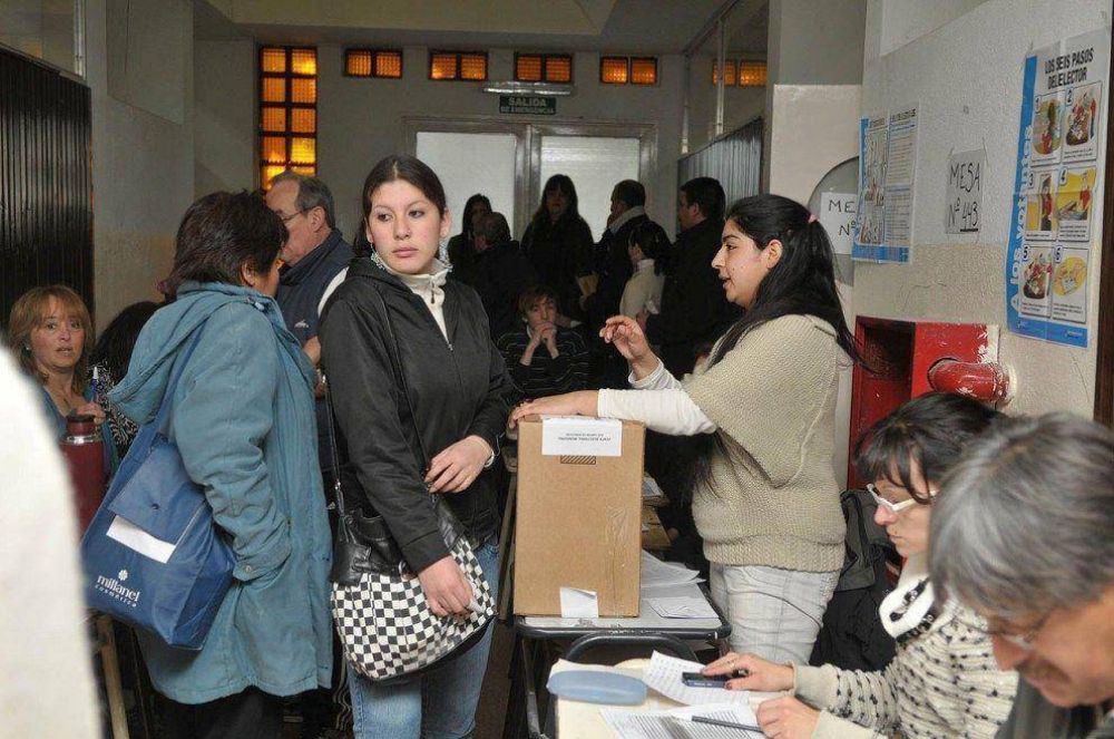 Elecciones PASO: este domingo compiten cinco fuerzas y ocho propuestas