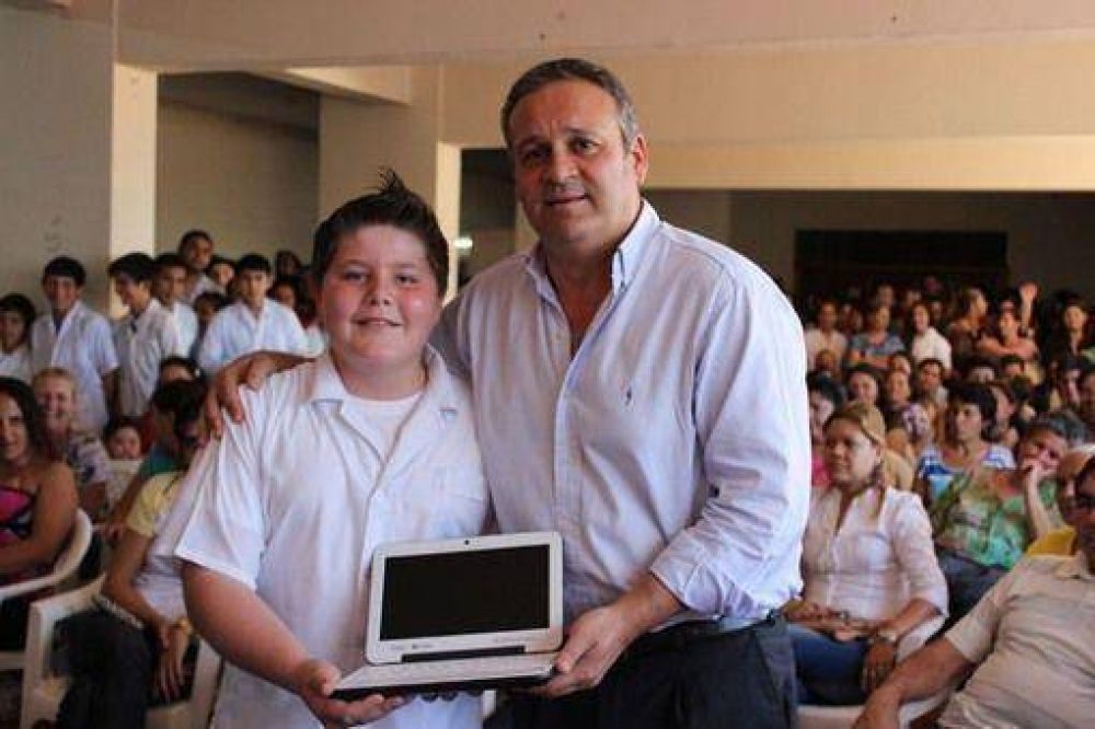 Misiones est� entre las provincias que m�s invirti� en Educaci�n