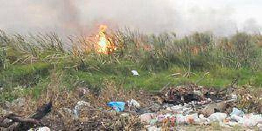 Quema de basura termin� en un incendio