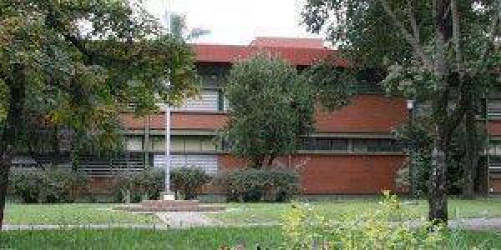 El decano de Agronom�a desminti� que la quema de ca�a sea responsabilidad de la Universidad 