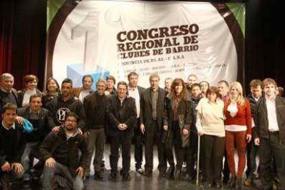 Ferraresi presenci� el cierre del Congreso Regional de Clubes de Barrio