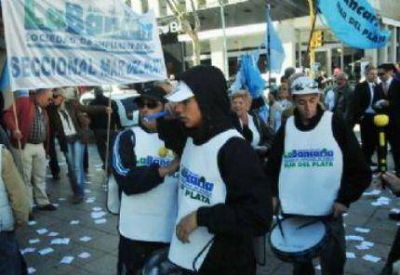 Bancarios denunciaron maltrato laboral en el Banco Credicoop 