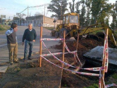 Desag�es pluviales en empalme Lobos