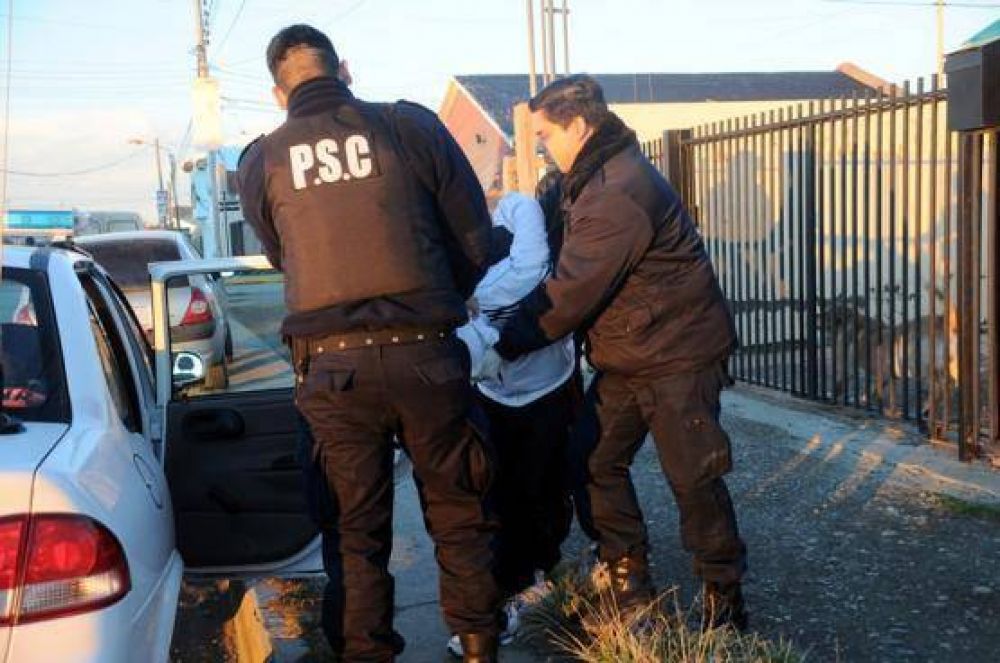 Dos detenidos por intento de robo en un casa