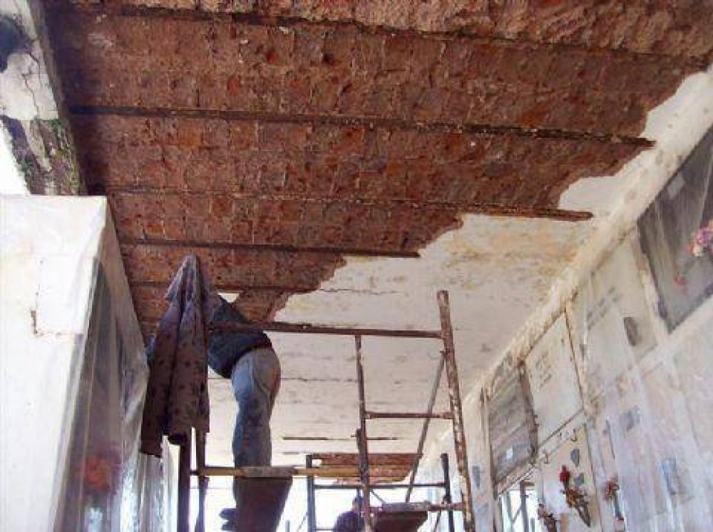 Cementerio Municipal: Trabajos de mantenimiento y reparaci�n