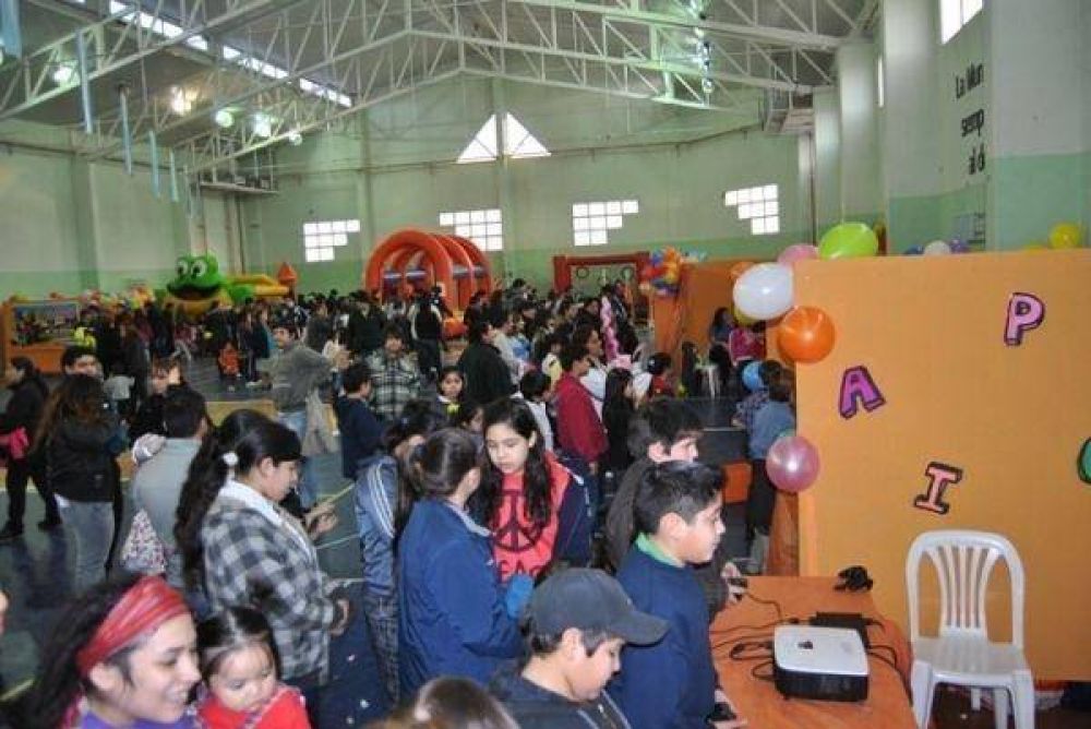 En el gimnasio de la Margen Sur inician los festejos por el Mes del Ni�o