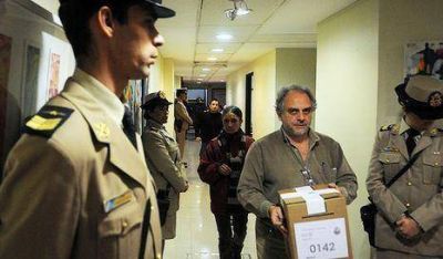 Casi 90 mil efectivos custodiar�n las elecciones