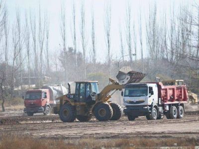El proyecto Dinosaurio mut� en un centro comercial con cines