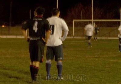 Un llamado de atenci�n: Racing jug� mal y perdi� en Ayacucho