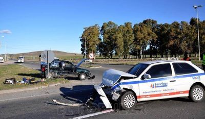 Un hombre internado en terapia intensiva por un choque en el acceso a Sierras Bayas