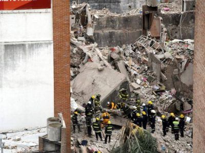 "Rescatados los siete ausentes tenemos que empezar la demolici�n lo antes posible"