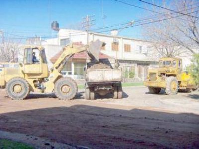Contin�an los trabajos en las calles del barrio Santa Teresita sur
