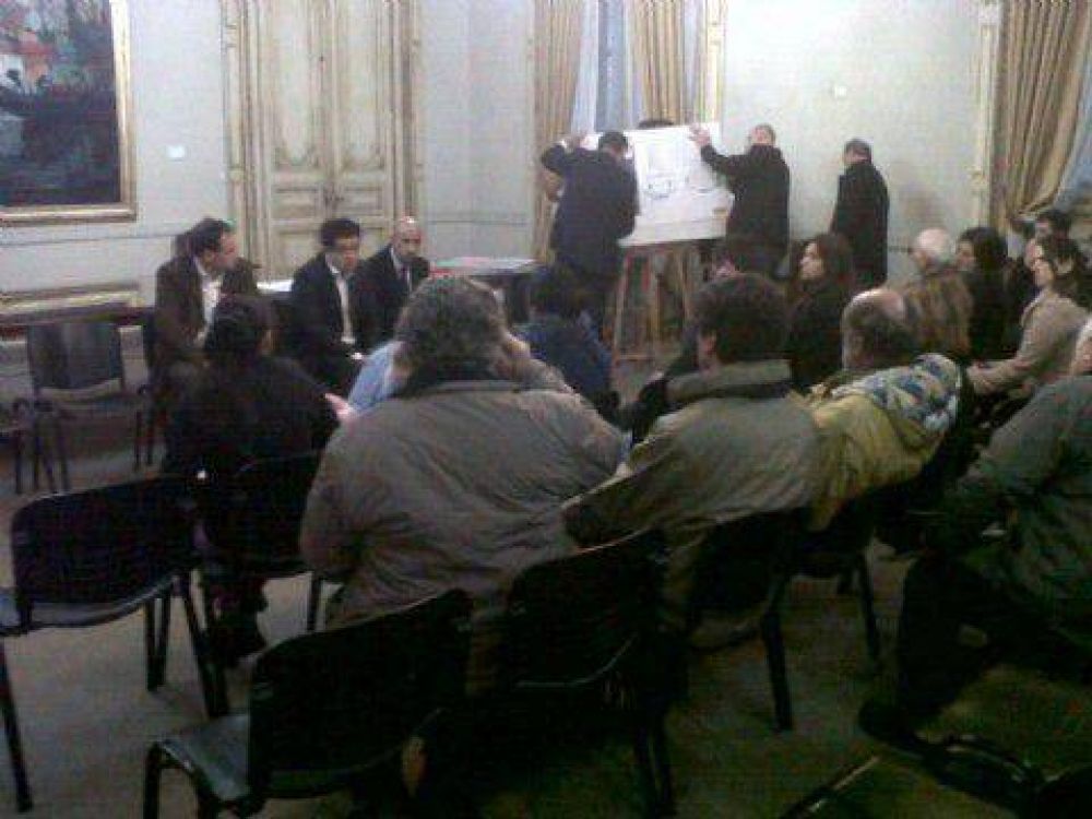Inundaciones en La Plata: los vecinos ser�n recibidos por Scioli