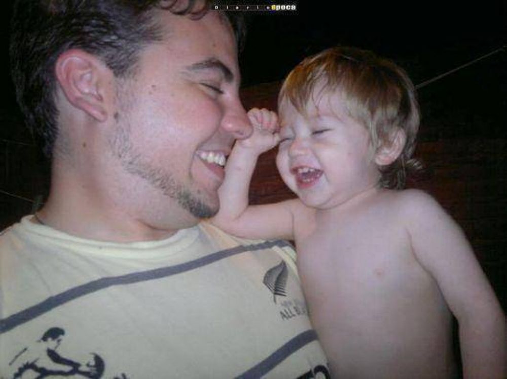 En medio del dolor, el pap� de Renzo prometi� seguir su lucha
