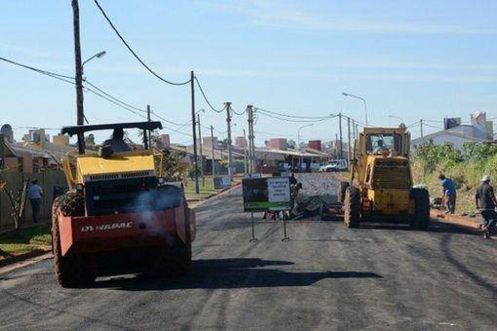 Asfaltan tramo de la avenida 186 del barrio San Isidro