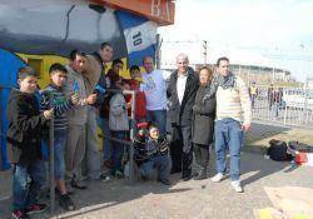 M�s de 100 ni�os de hogares de la Provincia participaron de "Un sol para los chicos"