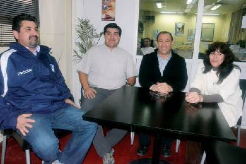 Juan Carlos Anna y el Carlos Di Matteo asumieron en la conducci�n de Chenque RC