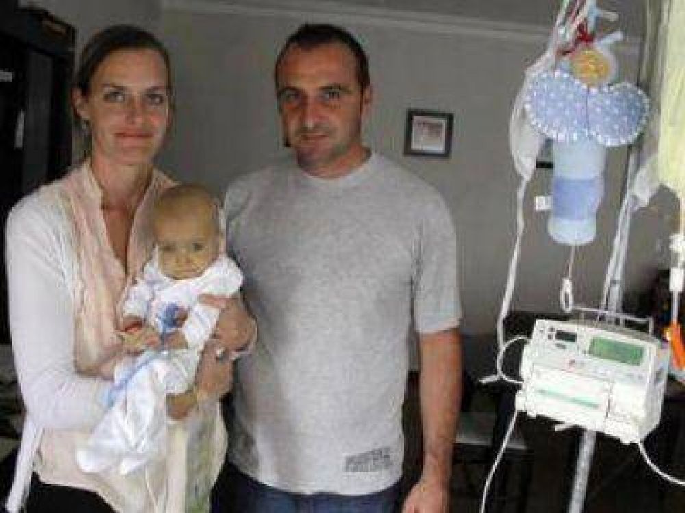 ULISES PARRA, EL BEB� DE MAR DEL PLATA REQUIERE URGENTE TRASPLANTE