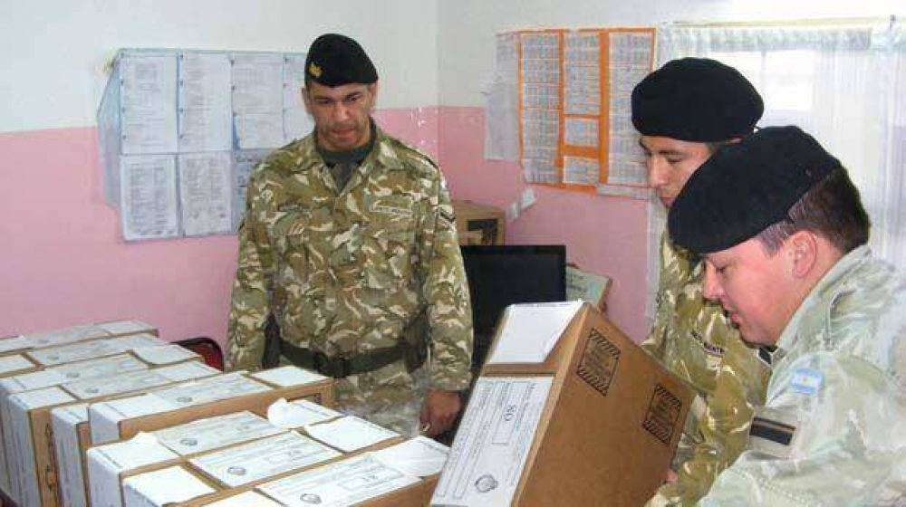 El Ej�rcito custodi� toda la noche las urnas y hoy las entregar� a las autoridades de mesa