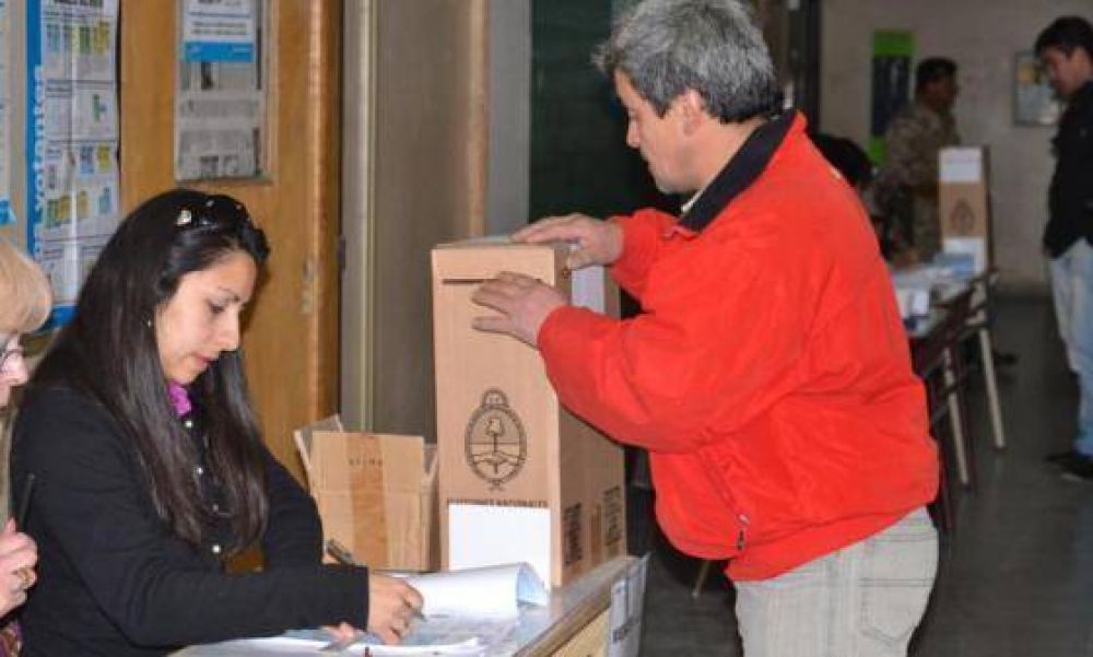 Santa Cruz vota: Arrancaron las primarias que decidir�n candidatos de cara a octubre