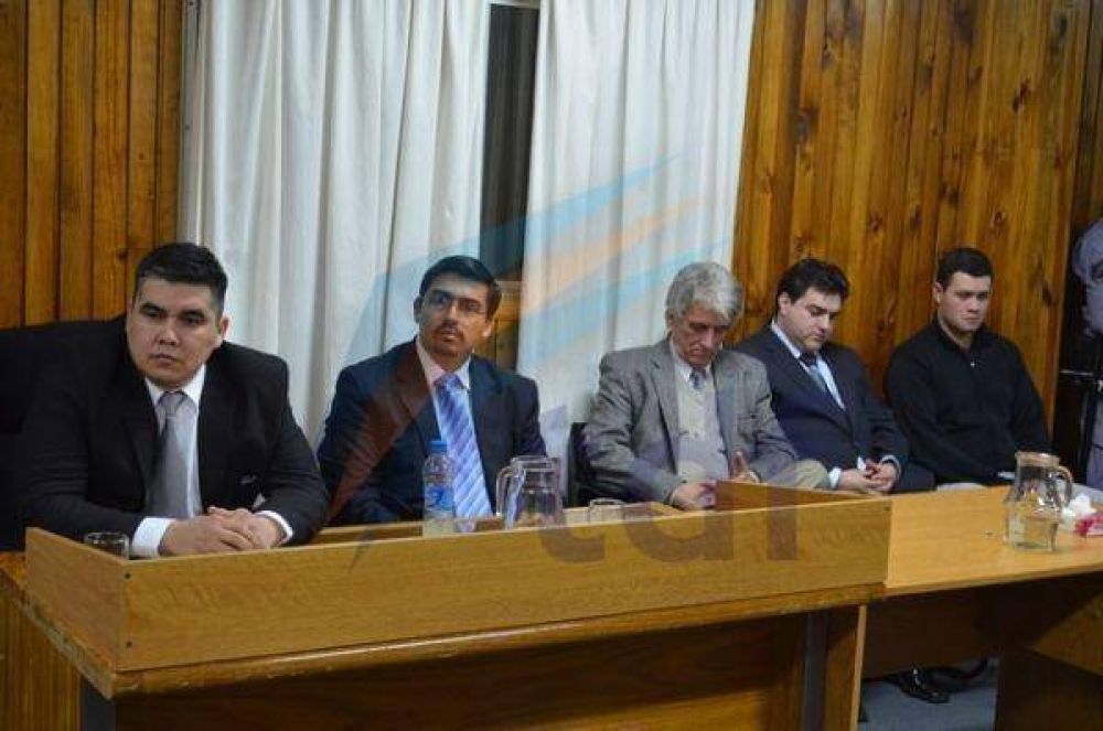 La defensa de los polic�as ya planea la casaci�n a la condena de prisi�n