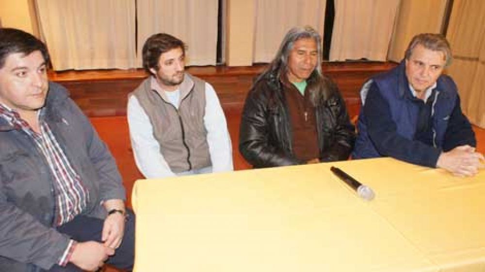 'Estamos tratando de instalar el tema ind�gena en todos los sectores de la sociedad' 