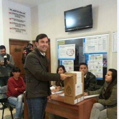 Felipe Alvarez ya concurri� a votar