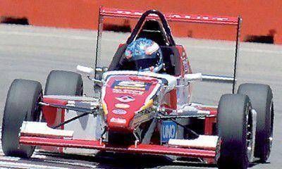 El mendocino Juli�n Santero gan� su octava final en la F�rmula Renault