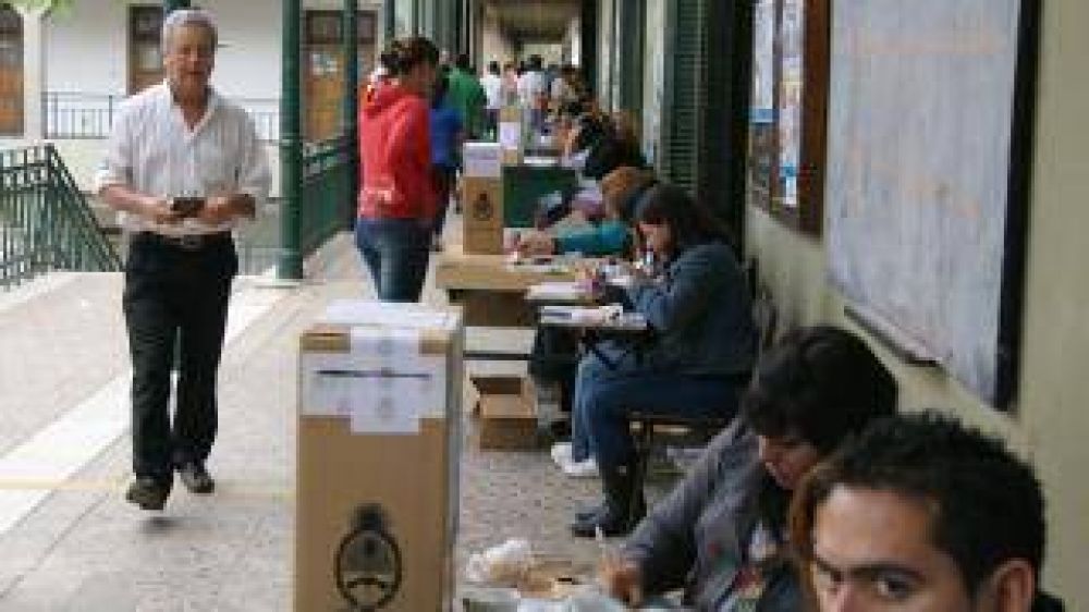 Los catamarque�os, a las urnas