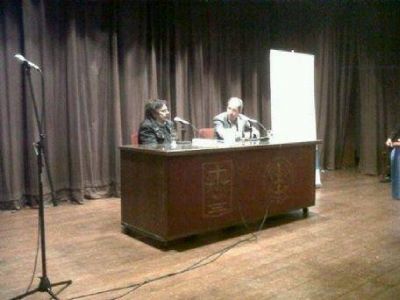 Felipe Pigna present� su libro en La Plata: Habl� de la historia argentina y del peronismo