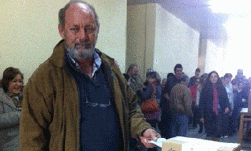 Vot� Eduardo �Apo� Gonz�lez