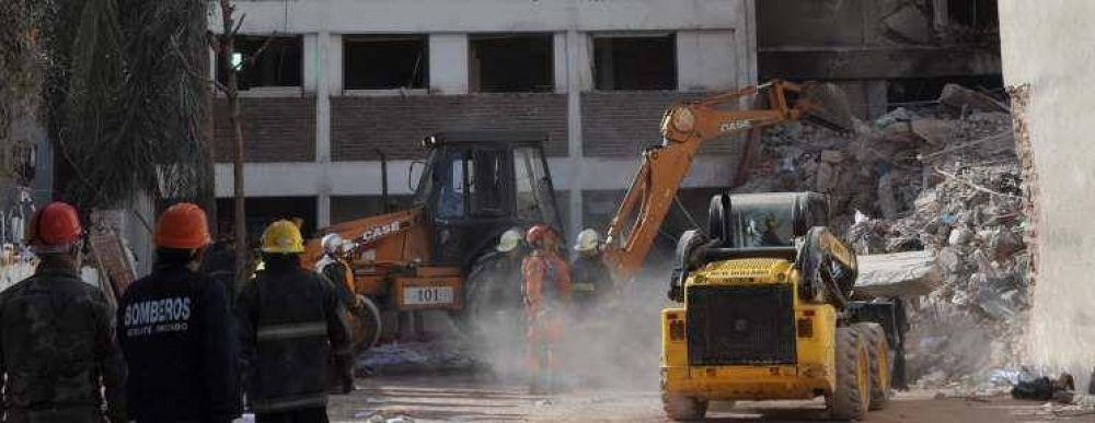 Rescatan dos cuerpos m�s y ya son 17 los muertos