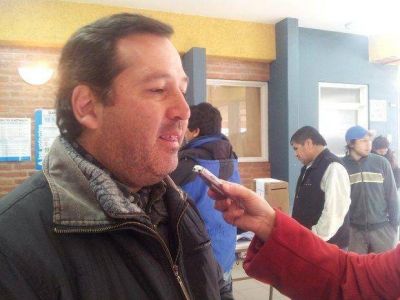 Alejandro Snopek del FPJ ya emiti� su voto