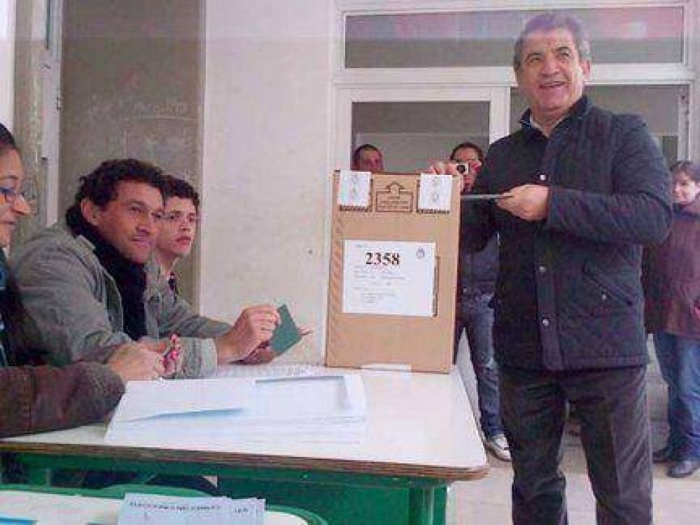 Urribarri vot� en Concordia y esperar� los resultados en Paran� 