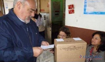 Ricardo Colombi: "Esta elecci�n significa un gasto enorme para ordenar las grillas"