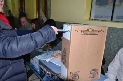Cerraron las PASO y los candidatos esperan con ansia los resultados