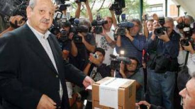 Brizuela del Moral vot� y se mostr� optimista con los resultados