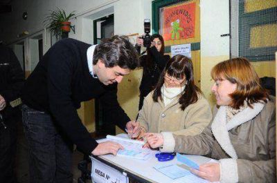 Leonardo Boto tambi�n pas� por las urnas