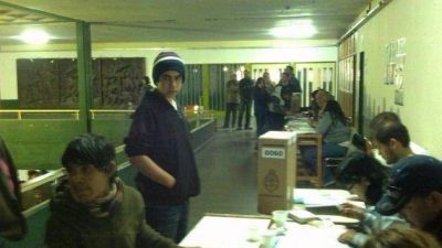 Los j�venes de 16 y 17 a�os ejercieron la opci�n al voto con gran responsabilidad