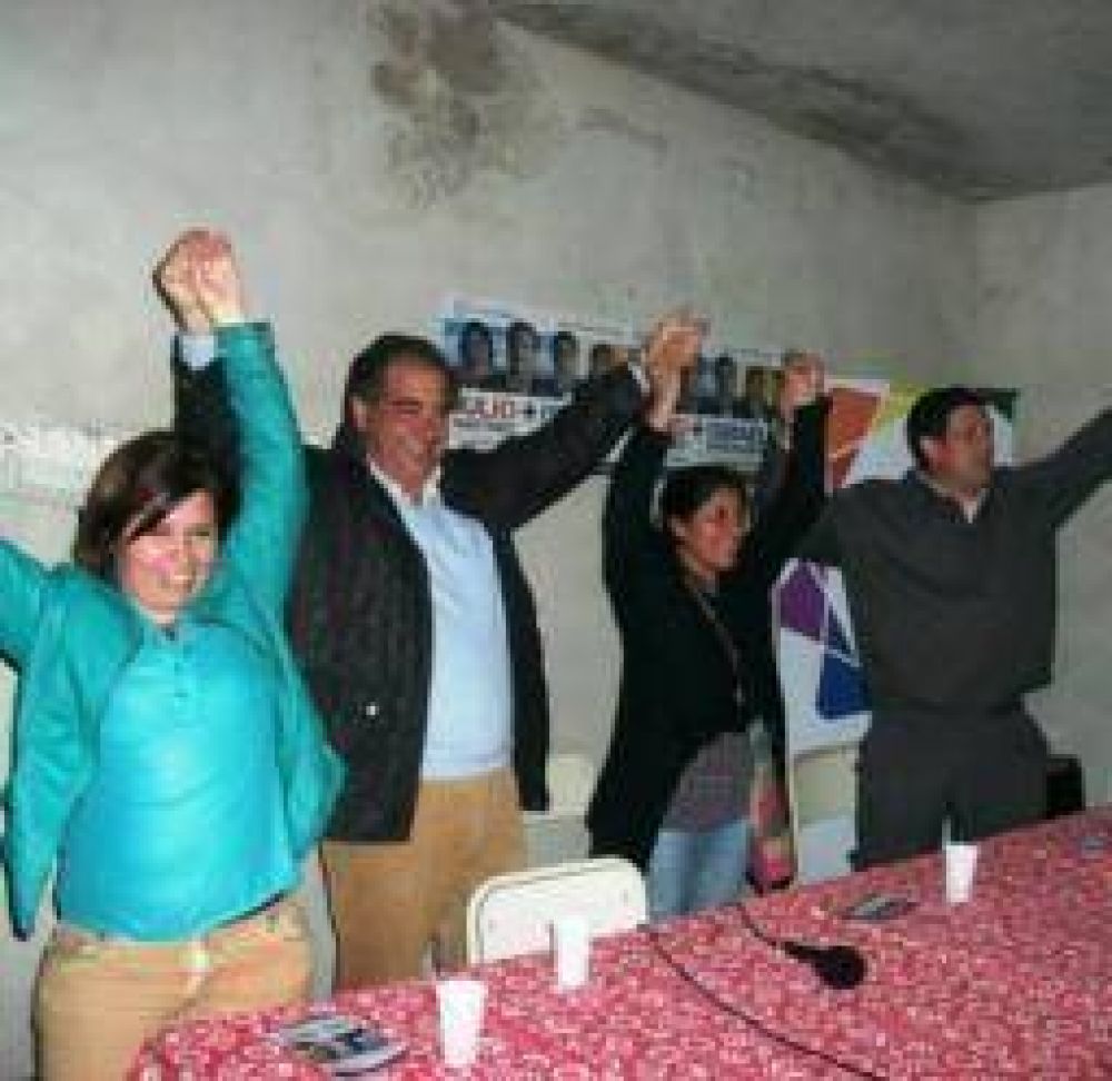 Contundente victoria de Fuerza C�vica Riojana en las primarias