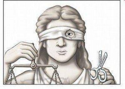Liberaron a funcionario que aunque golpe� salvajemente a su exmujer, no le imputan violencia de g�nero