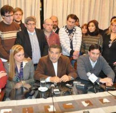 Beder acept� la derrota y llam� a redoblar el esfuerzo para octubre